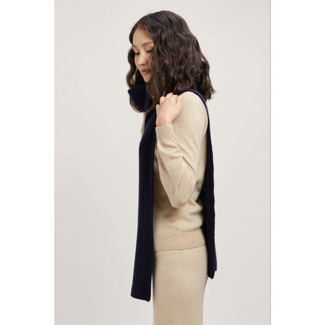 Ар энгэртэй хүзүүвч 