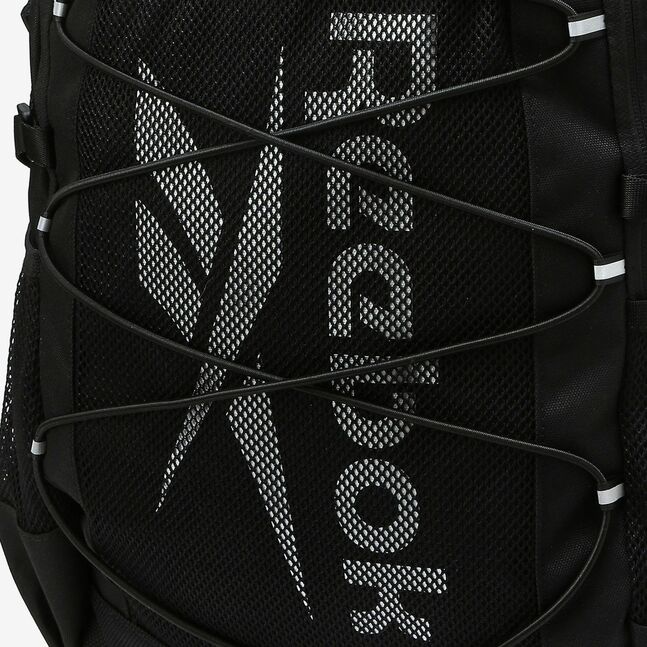 Lock-up string backpack