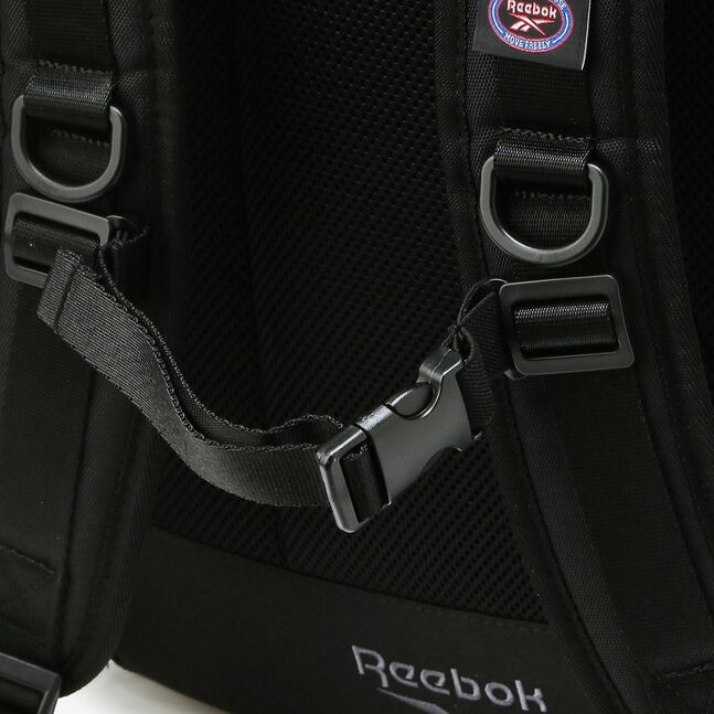 Lock-up string backpack