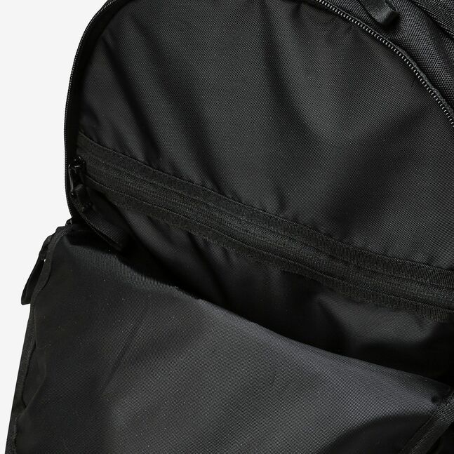 Lock-up string backpack