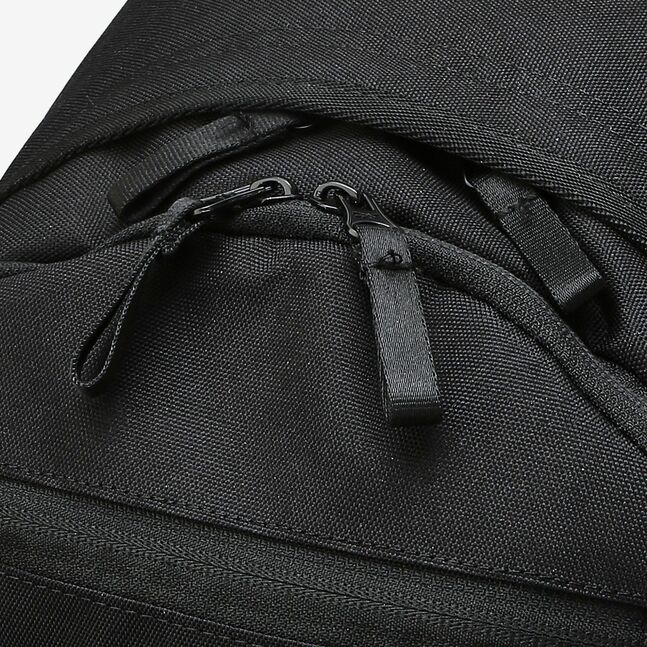 Lock-up string backpack