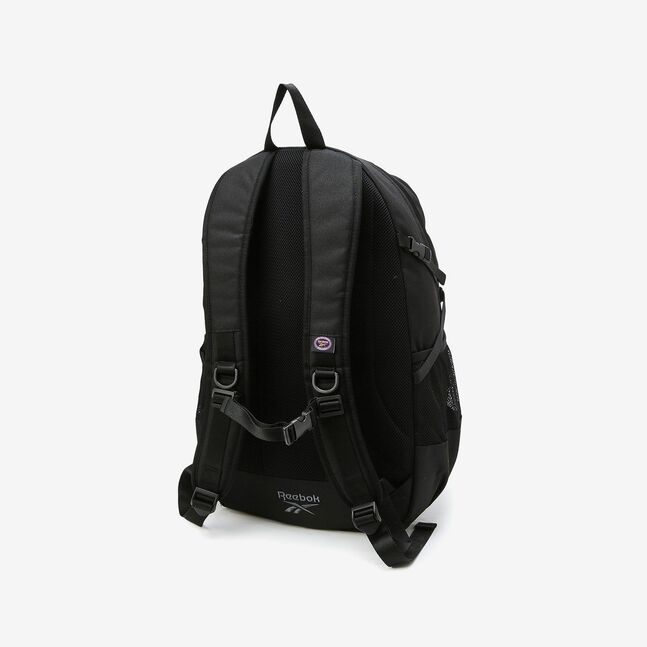 Lock-up string backpack