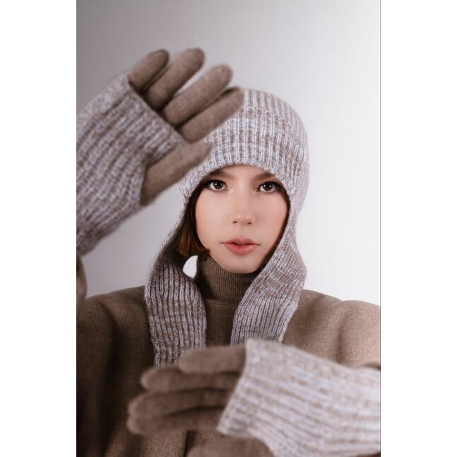 Эмэгтэй бээлий