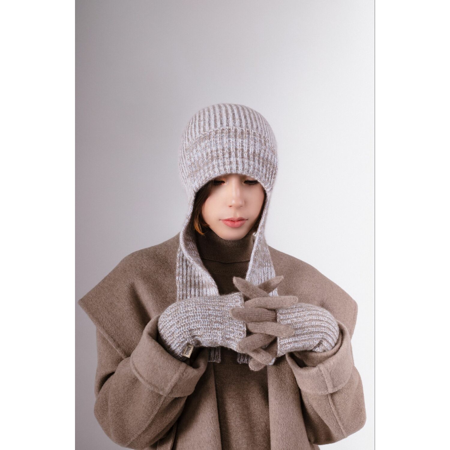 Эмэгтэй бээлий