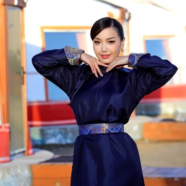 Торгомсог даавуун нударгатай дээл