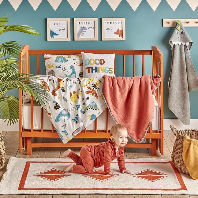 Unechadagi yalangoch qizlarning suratlari