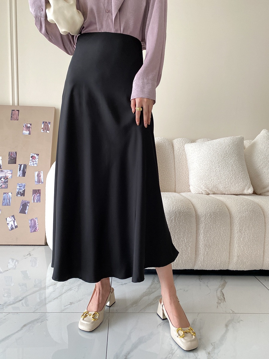 Silk midi skirt black