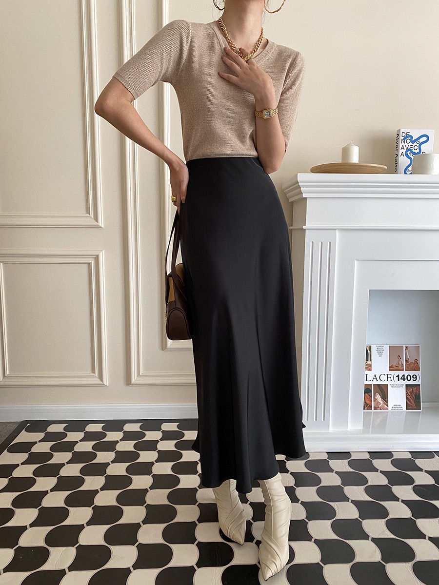 Silk midi skirt black