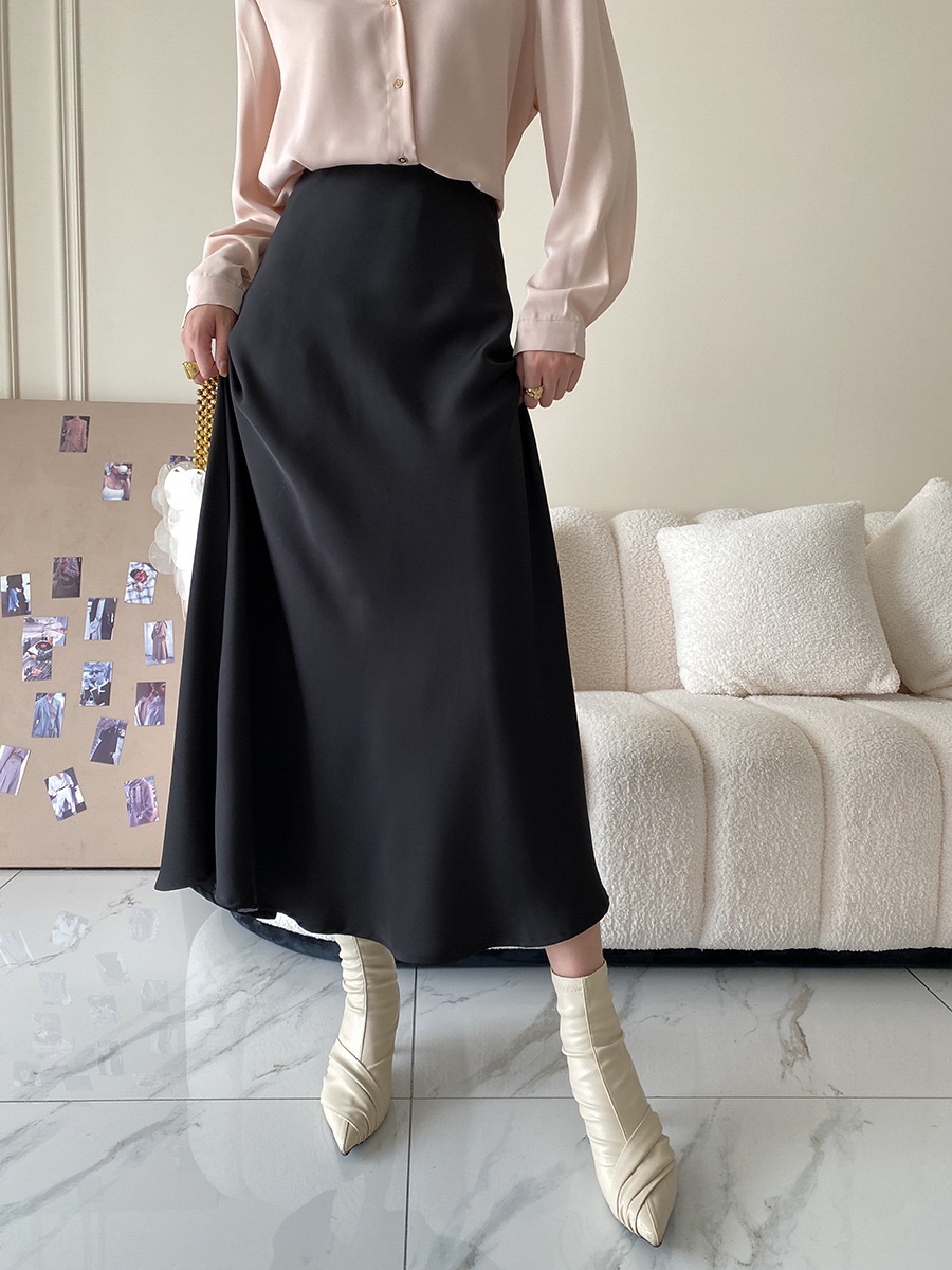 Silk midi skirt black