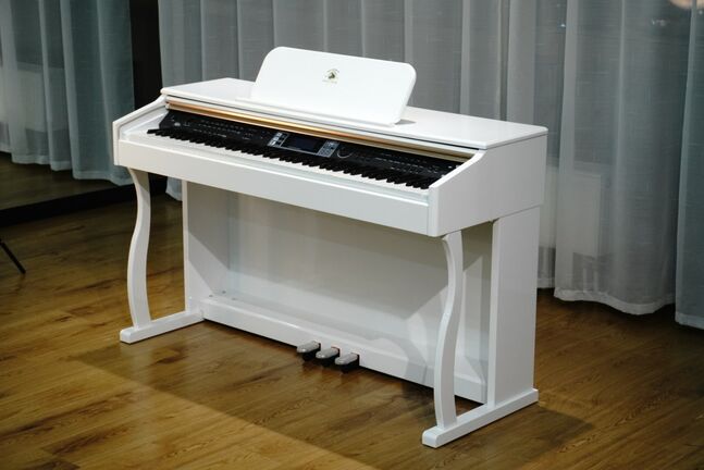 Цахилгаан төгөлдөр хуур M-600