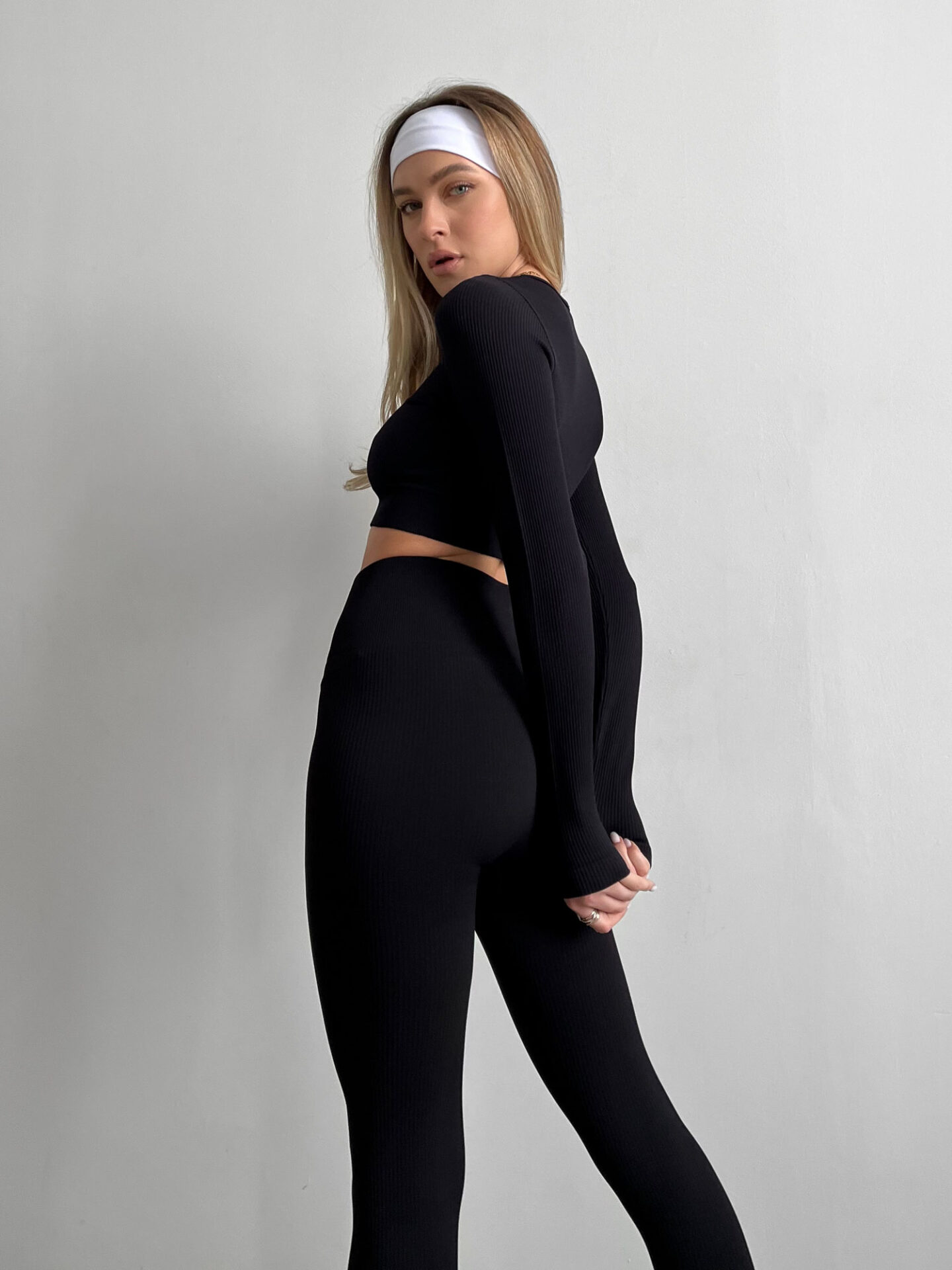 Power Rib Cropped Long Sleeve Top black