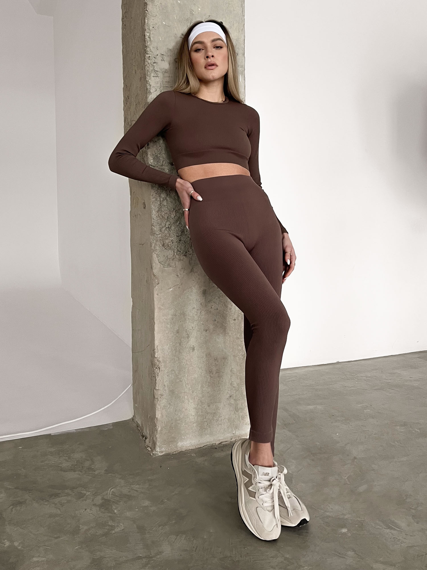Power Rib Cropped Long Sleeve Top brown