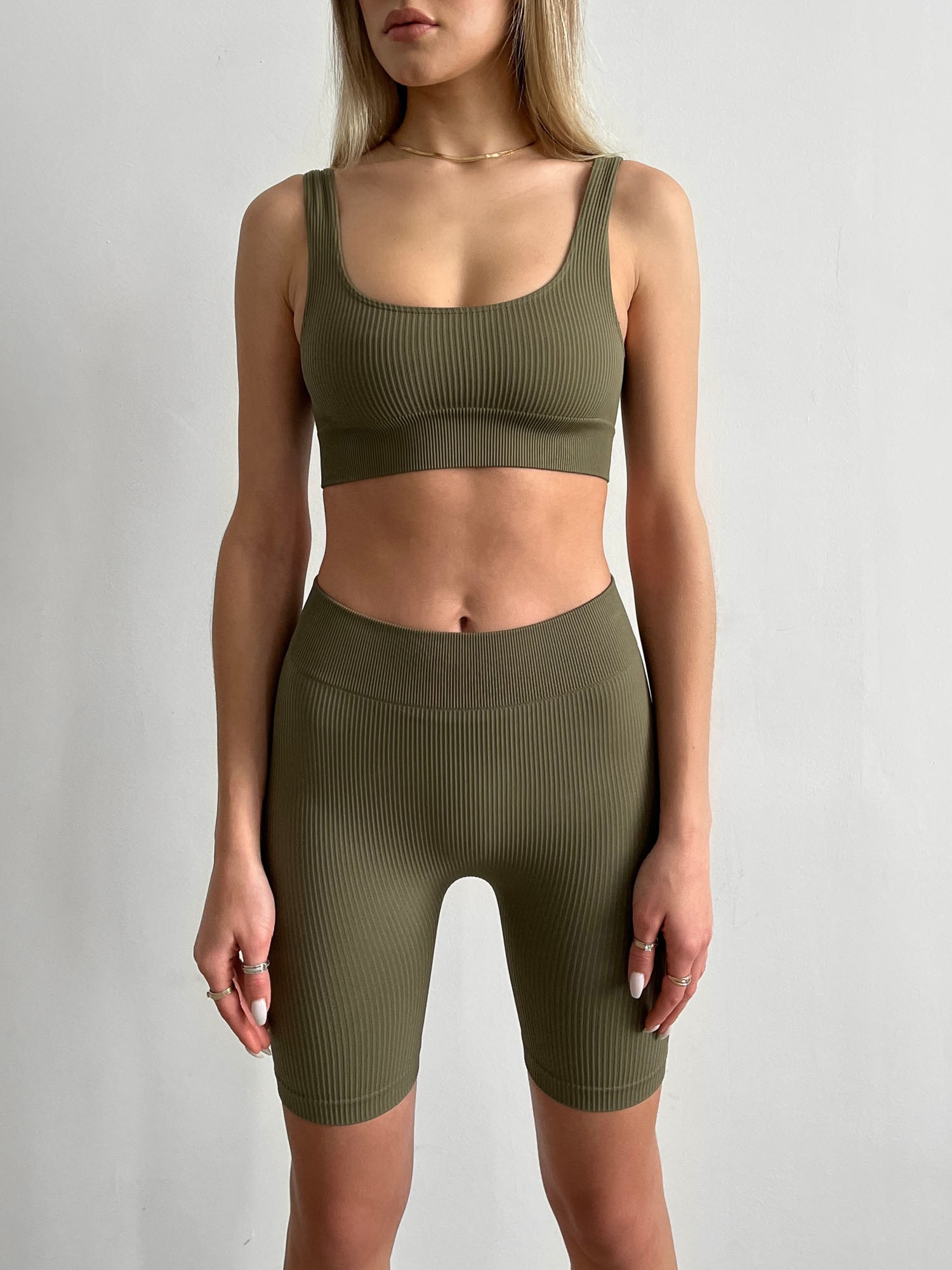 Power Rib Mid Rise Bike Shorts Green