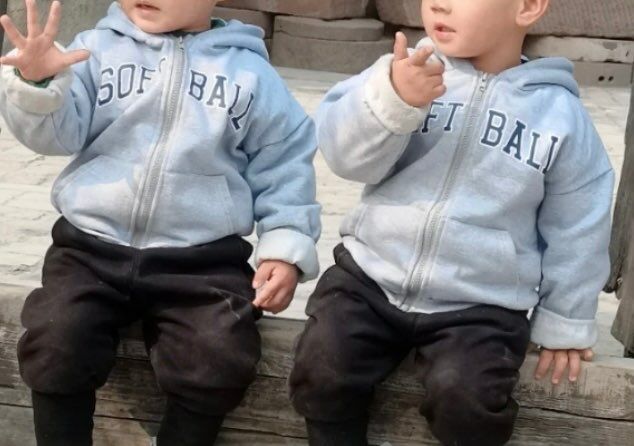 Цахилгаантай hoodie  дотортой