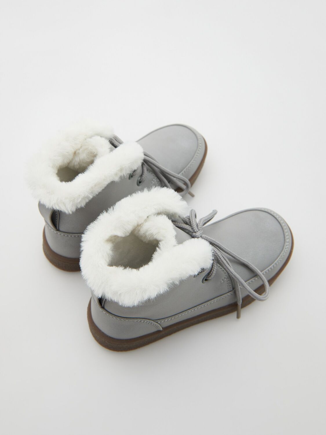 Эмэгтэй гутал