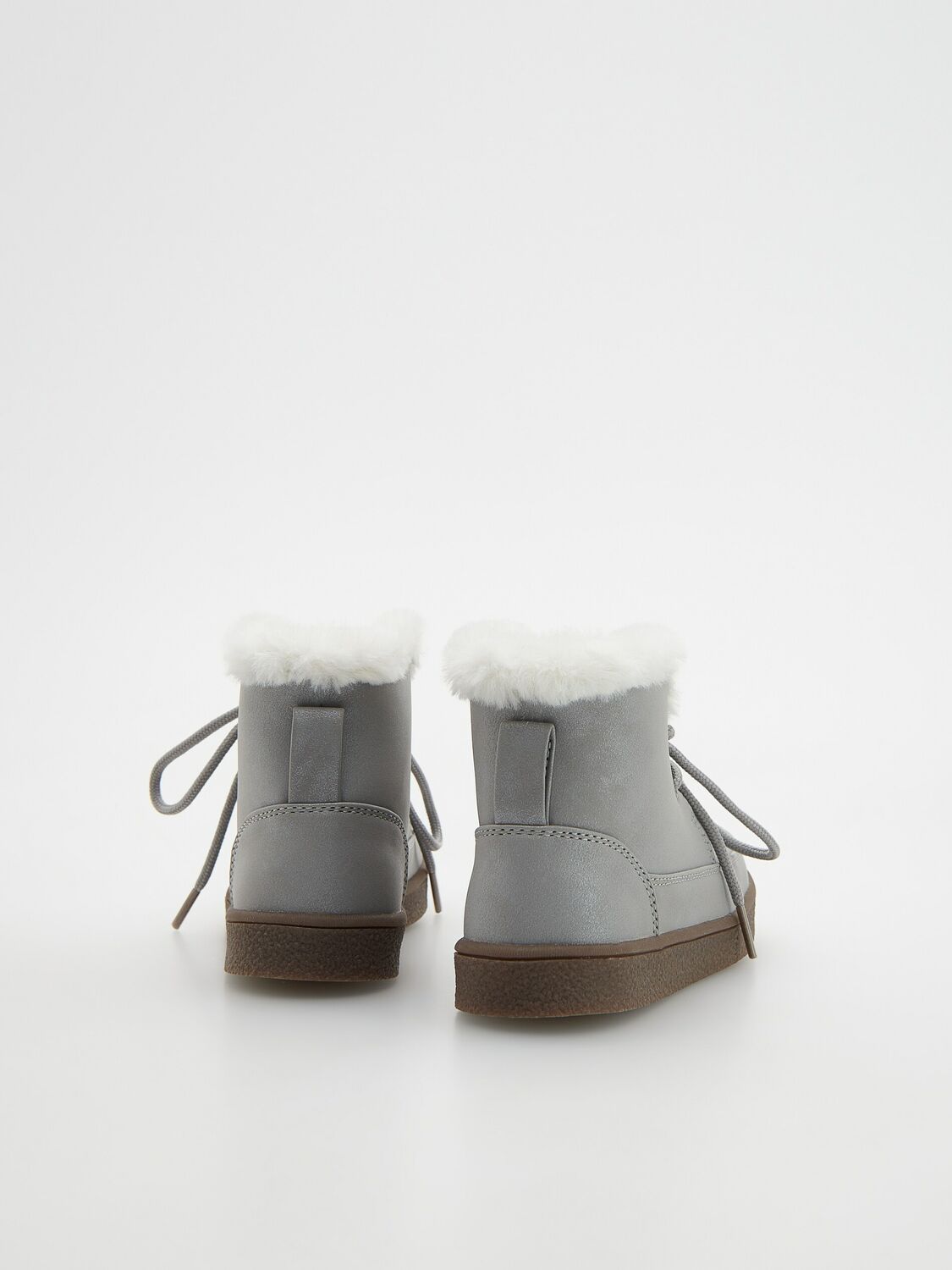 Эмэгтэй гутал