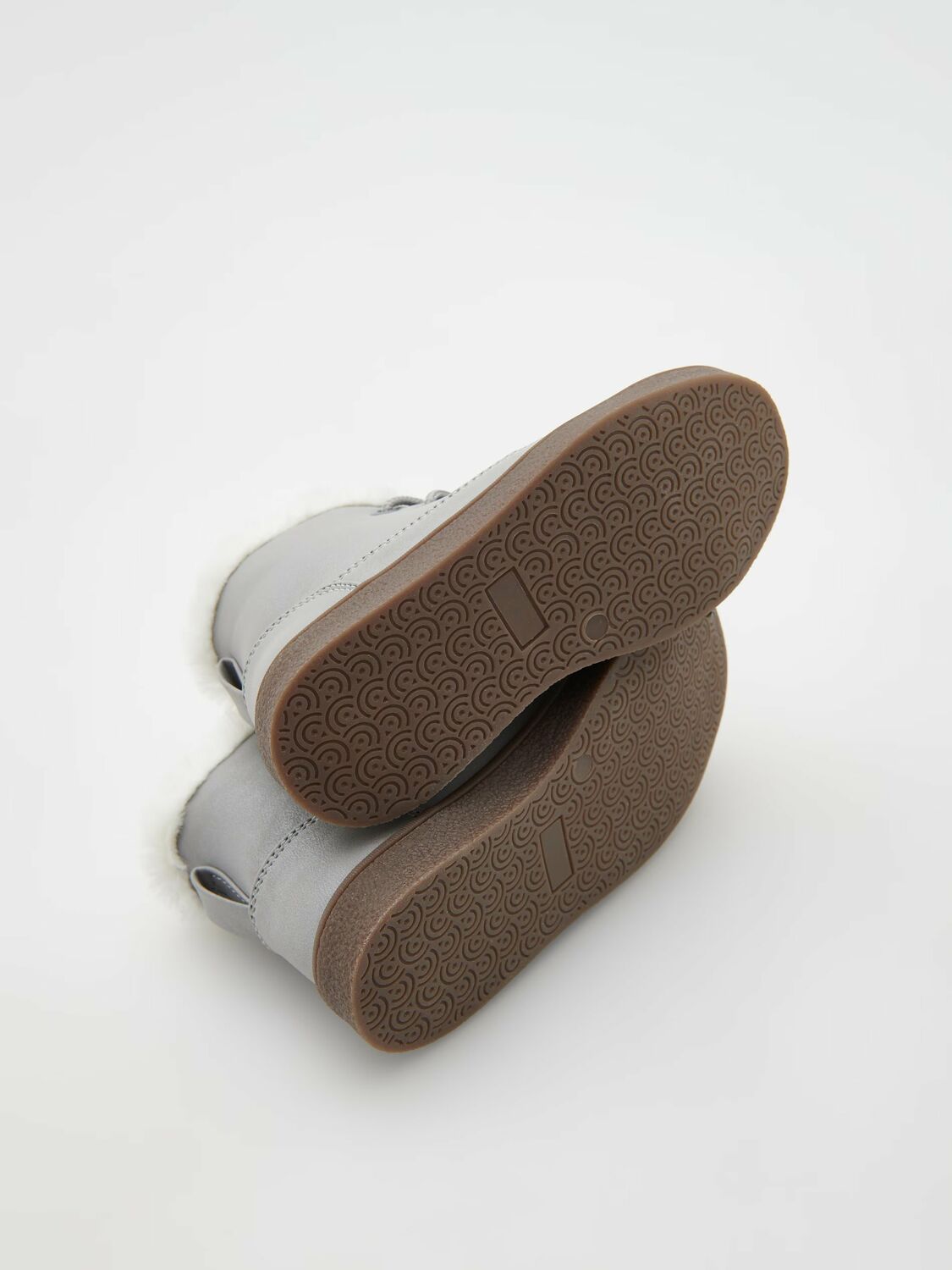 Эмэгтэй гутал