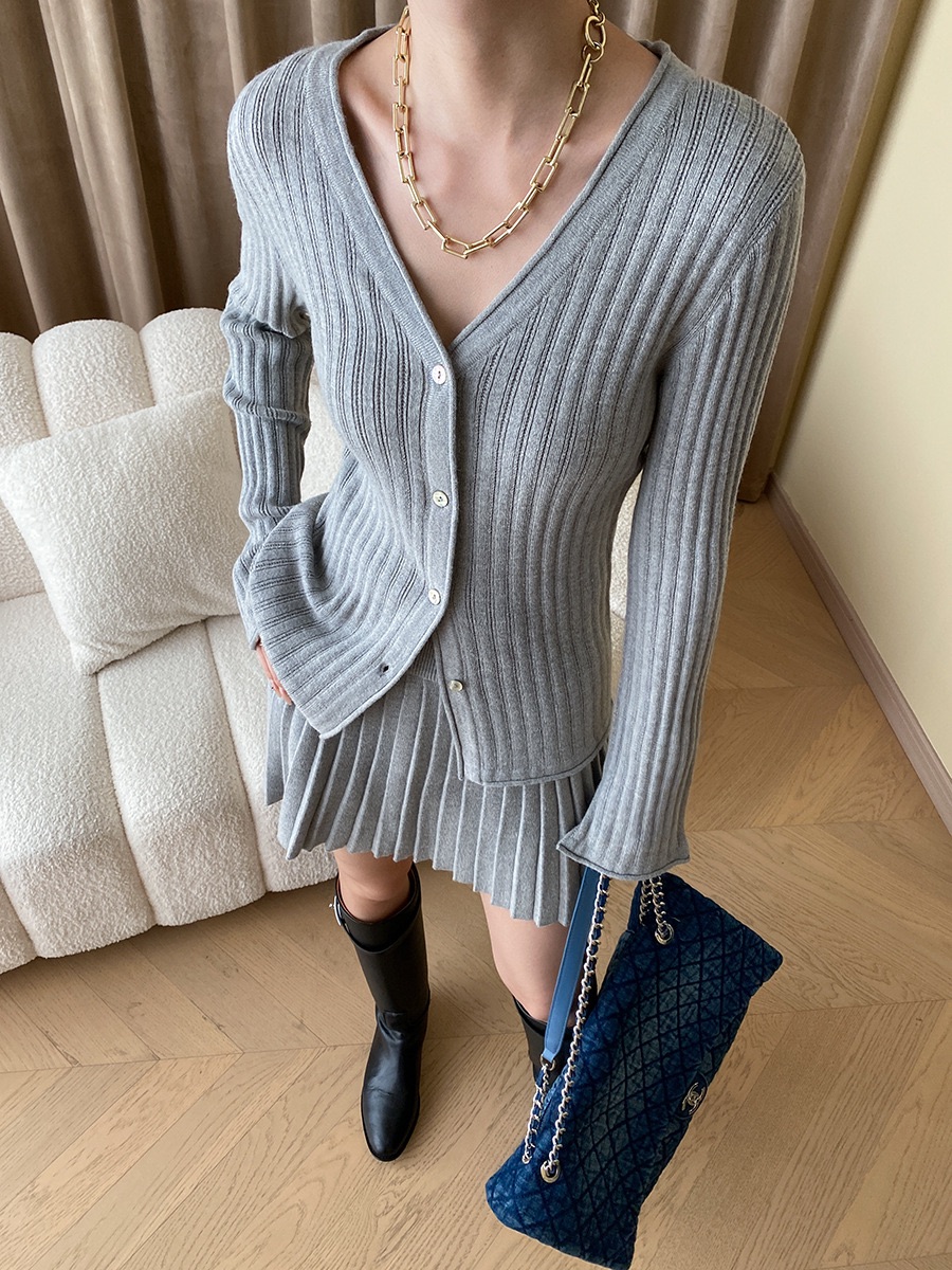 SN4038-gray-knitwear-skirt-set