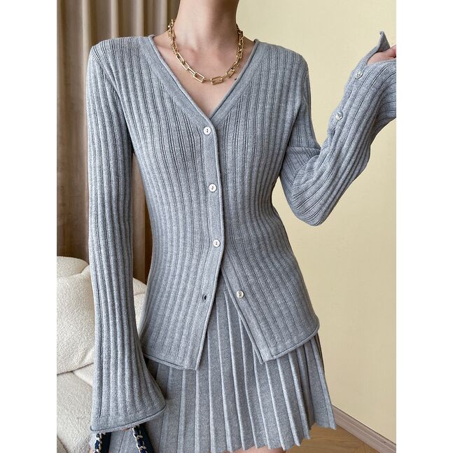 SN4038-gray-knitwear-skirt-set