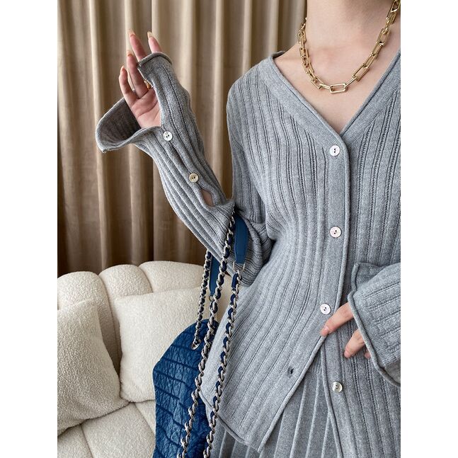 SN4038-gray-knitwear-skirt-set