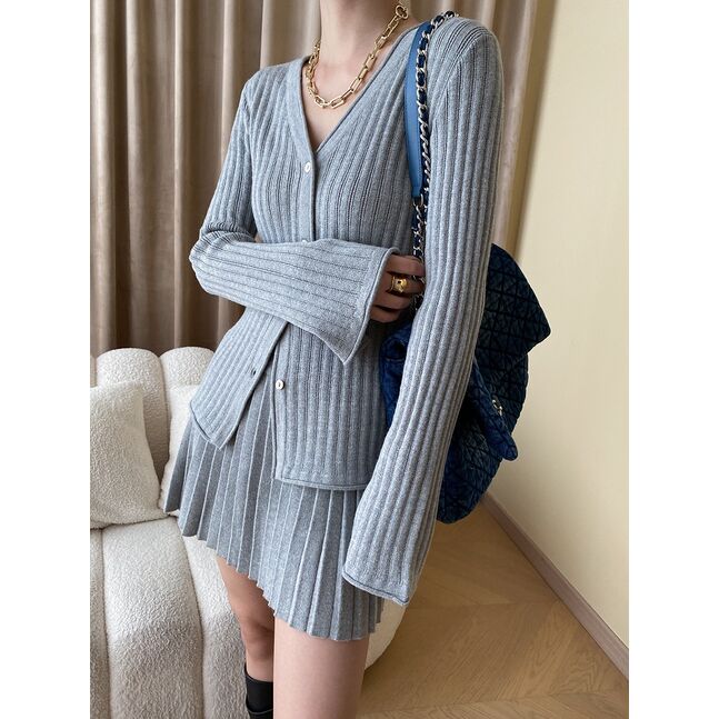 SN4038-gray-knitwear-skirt-set