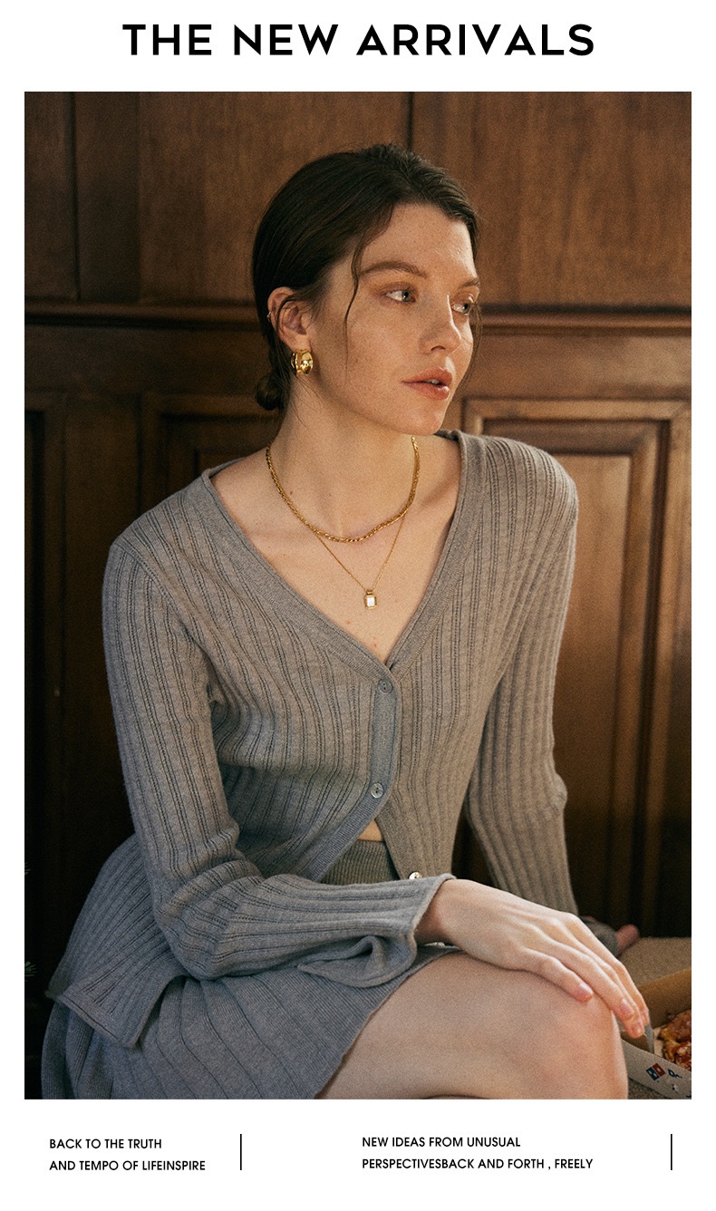 SN4038-gray-knitwear-skirt-set