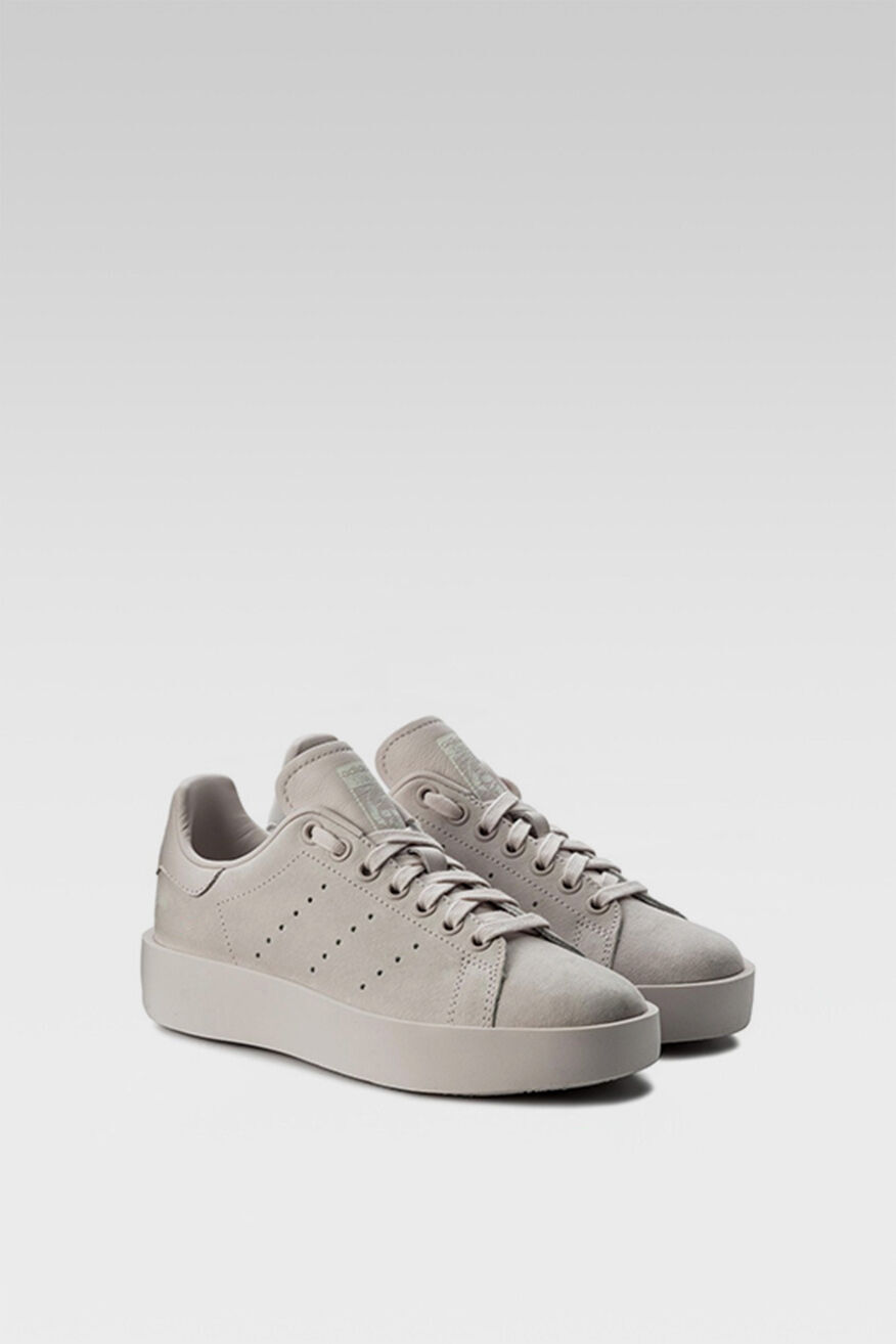 Эмэгтэй пүүз