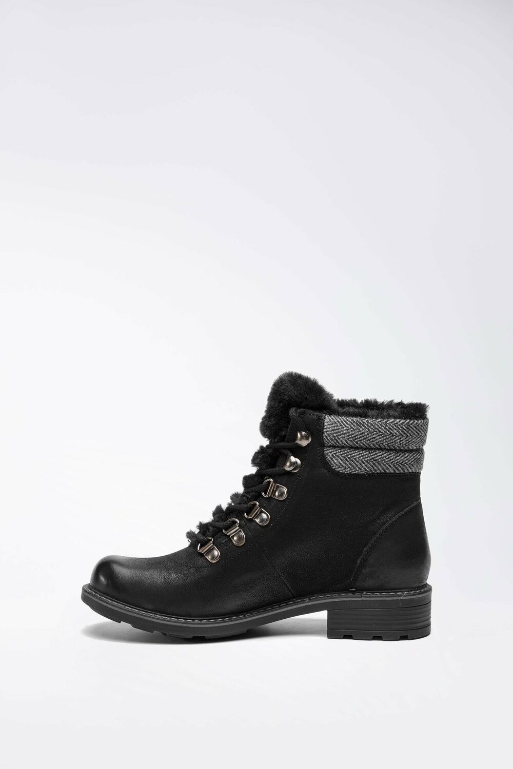 Эмэгтэй хагас түрийтэй гутал