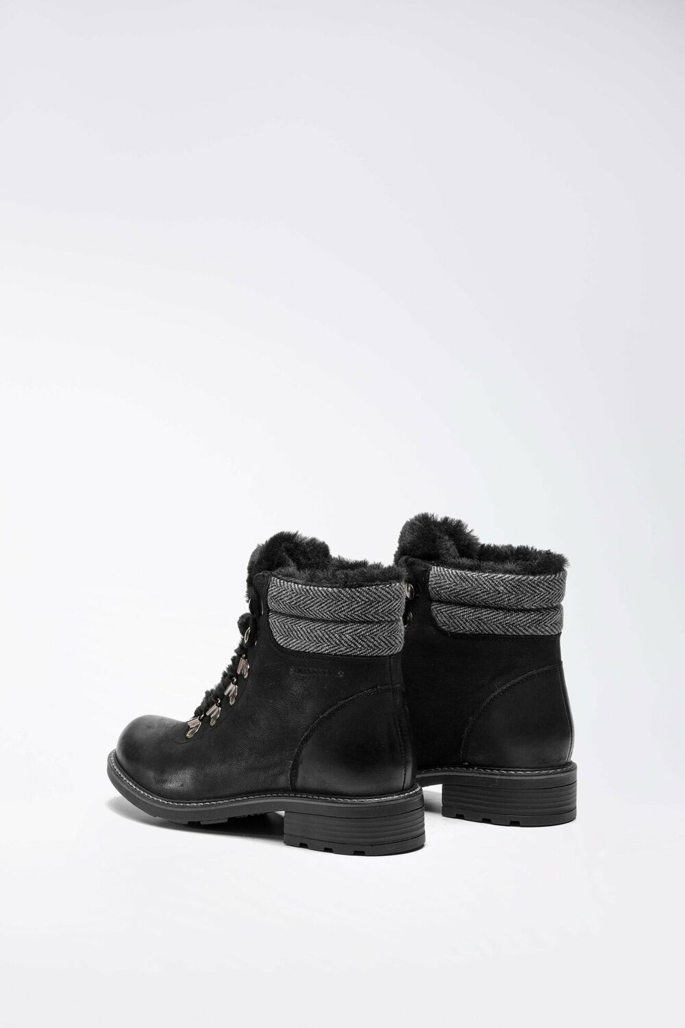 Эмэгтэй хагас түрийтэй гутал