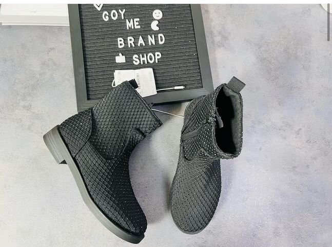 Zara size: 35