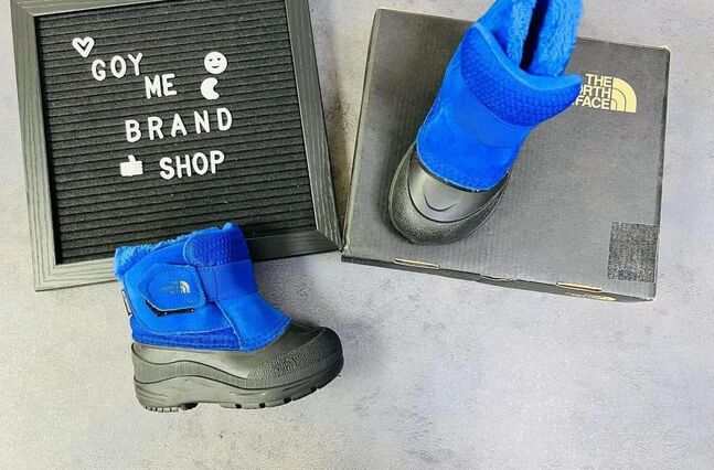 The north face size: 23.5