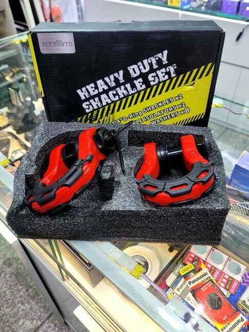 Shackle set