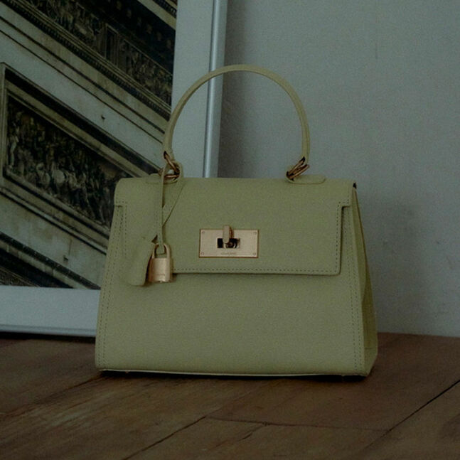 KOLON [COURONNE] Stephanie classic Tote 24 (Yellow)