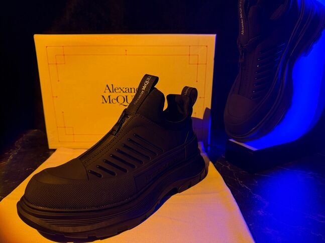 Alexander mcqueen 