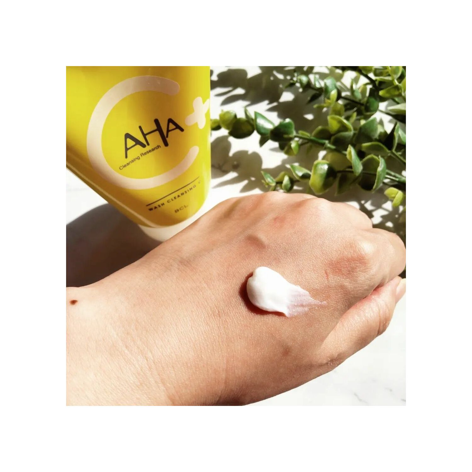 AHA хүчил Витамин С-тэй угаагч