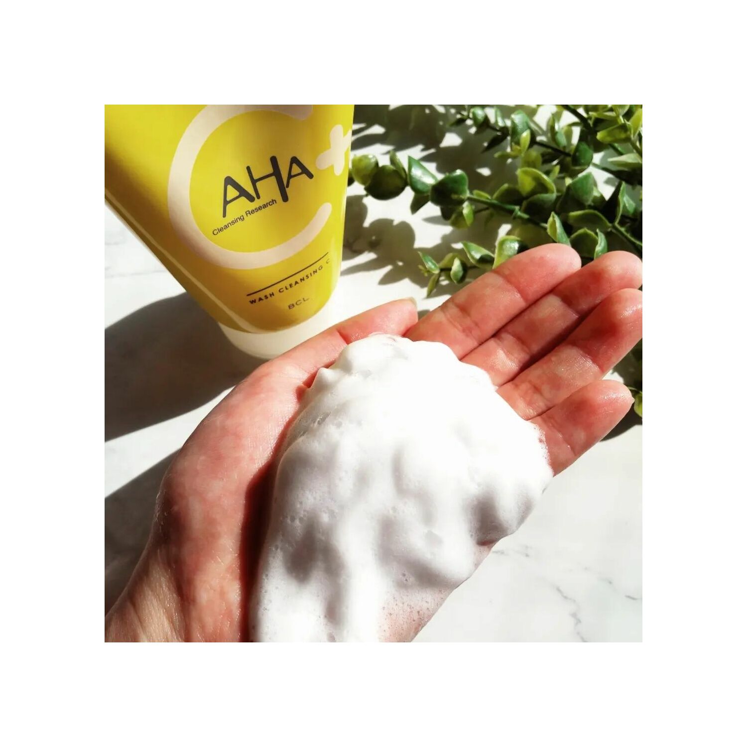 AHA хүчил Витамин С-тэй угаагч