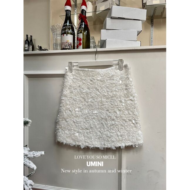 Mini white skirt