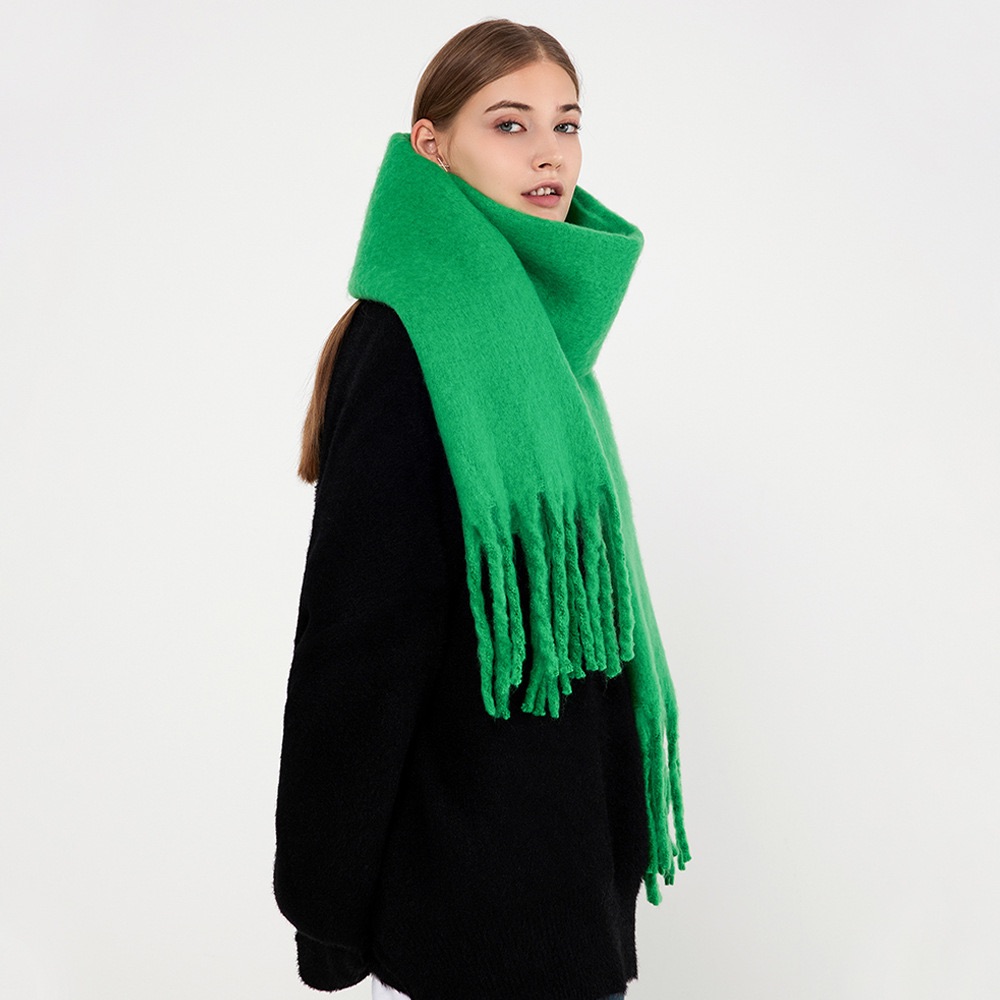Green long scarf