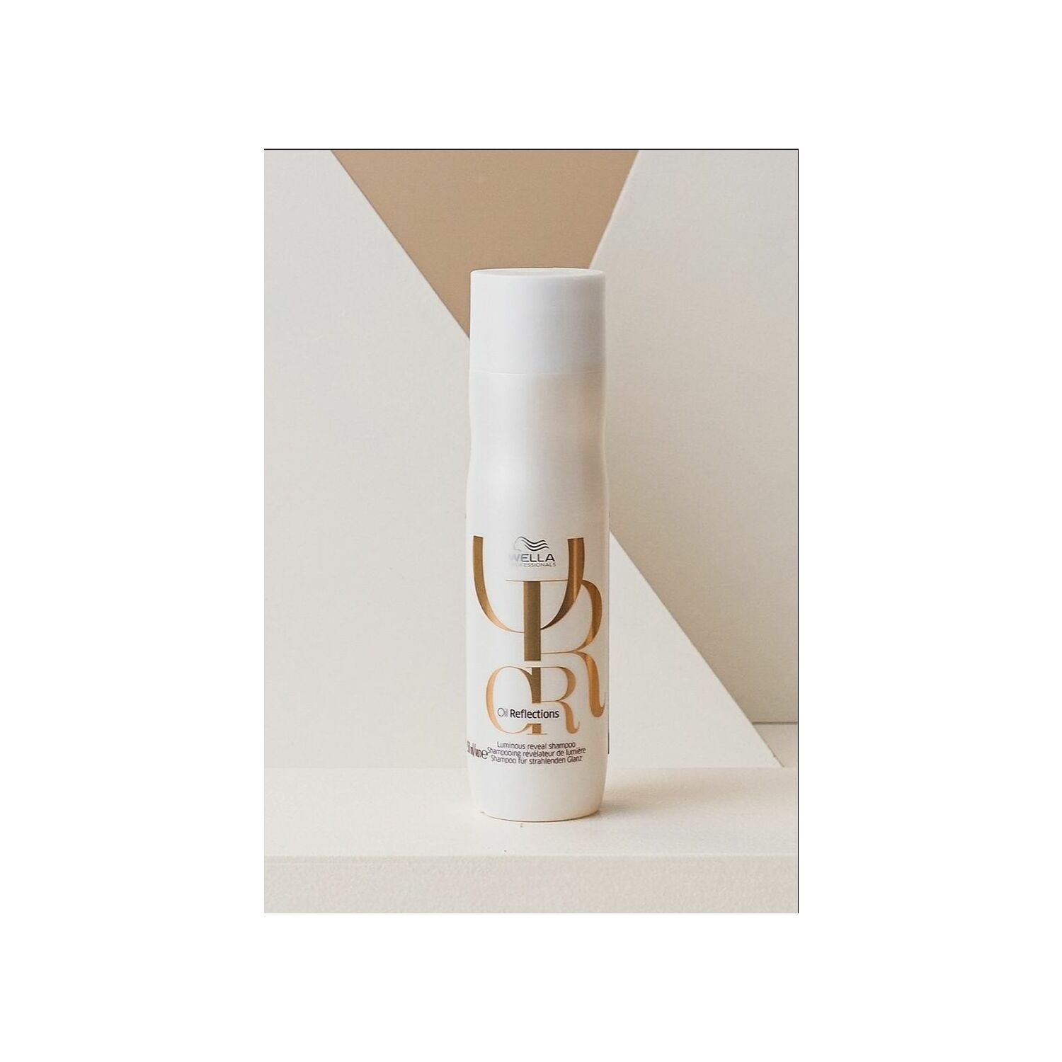 WELLA OIL REFLECTIONS ҮС ГЯЛАЛЗУУЛАХ ШАМПУНЬ 250МЛ