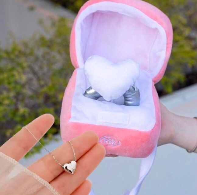 Plush ring box