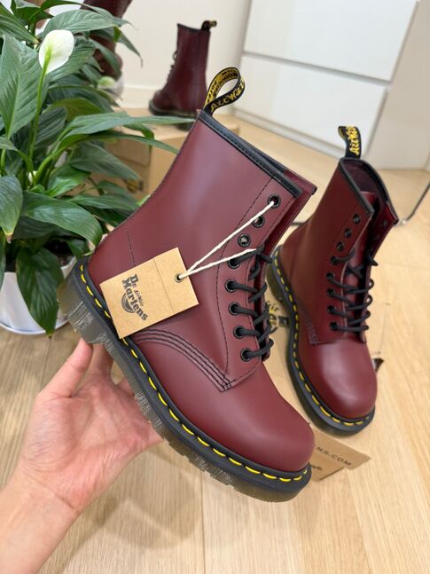 Dr martens red cherry