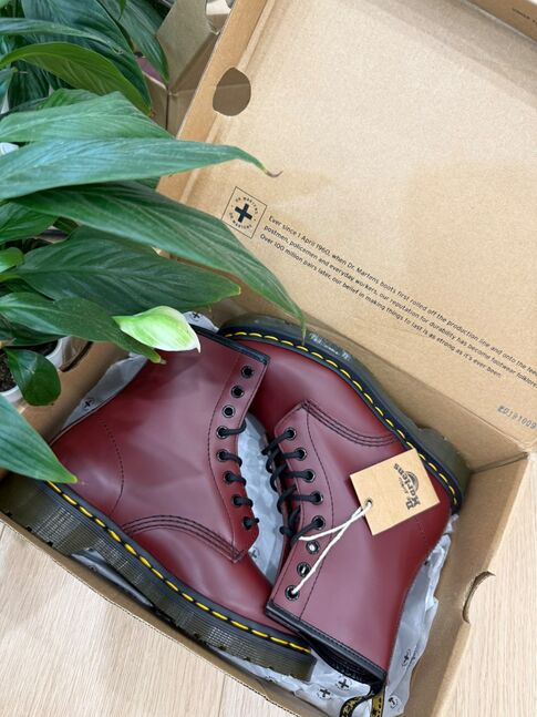 Dr martens red cherry