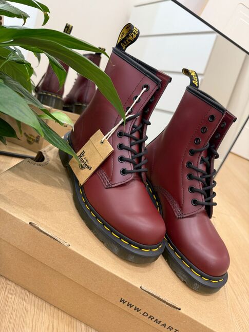Dr martens red cherry