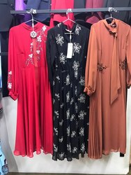 Эмэгтэй бэлэн хувцас