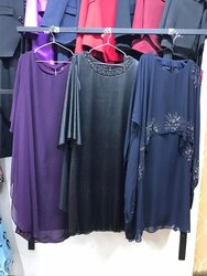 Эмэгтэй бэлэн хувцас