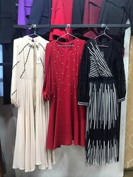 Эмэгтэй бэлэн хувцас