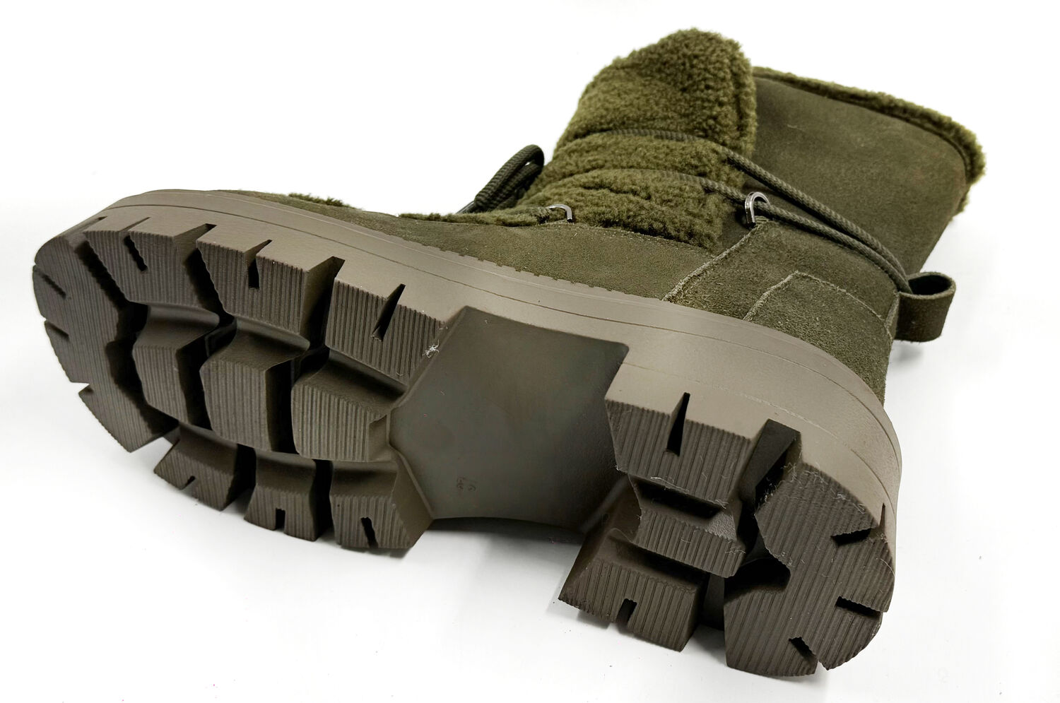 Хагас түрийтэй эмэгтэй гутал