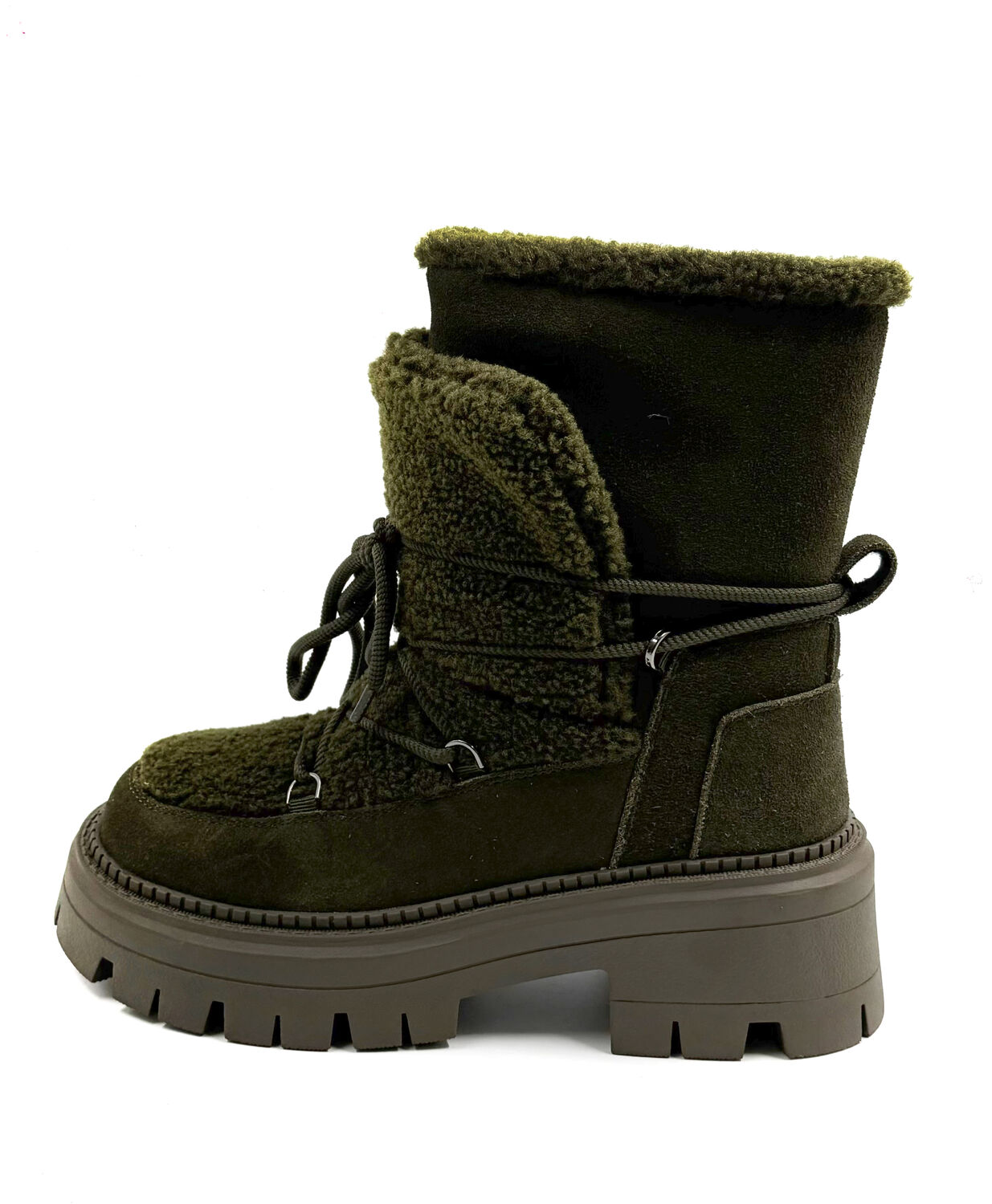 Хагас түрийтэй эмэгтэй гутал