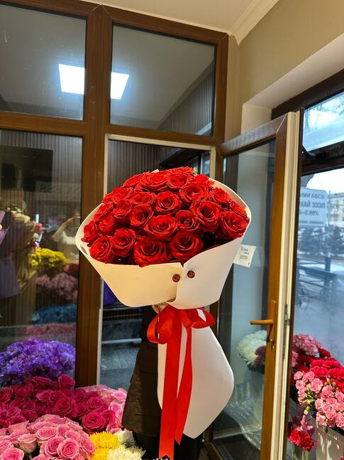 Red rose only 25 