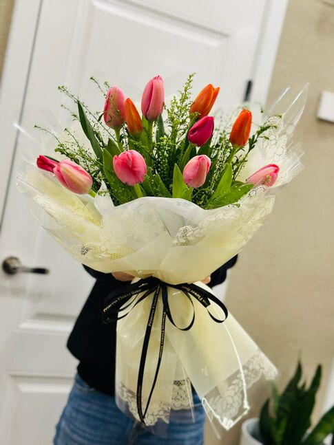 Tulip ( алтанзул ) 11ш тэй баглаа
